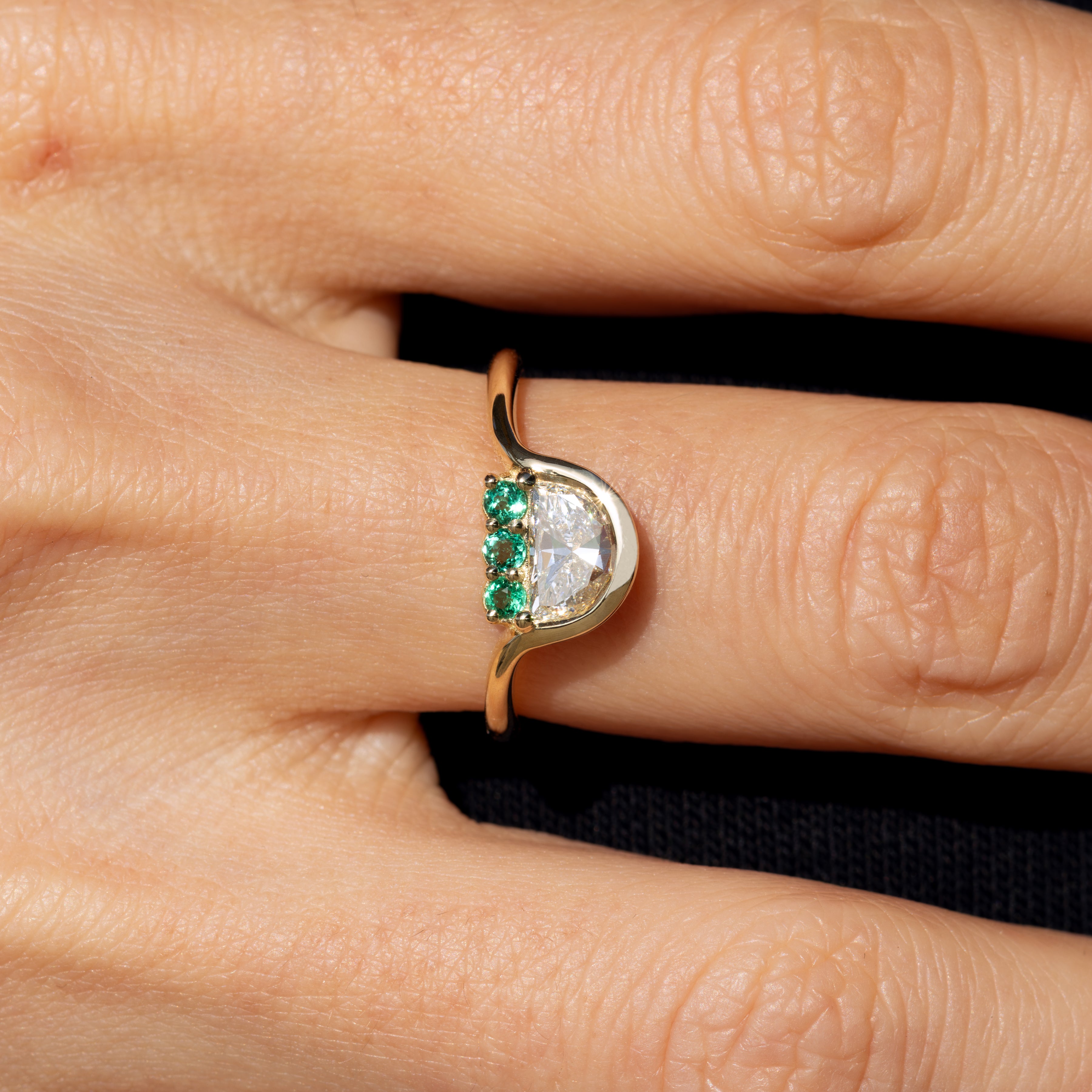 Lunar Crestline Ring