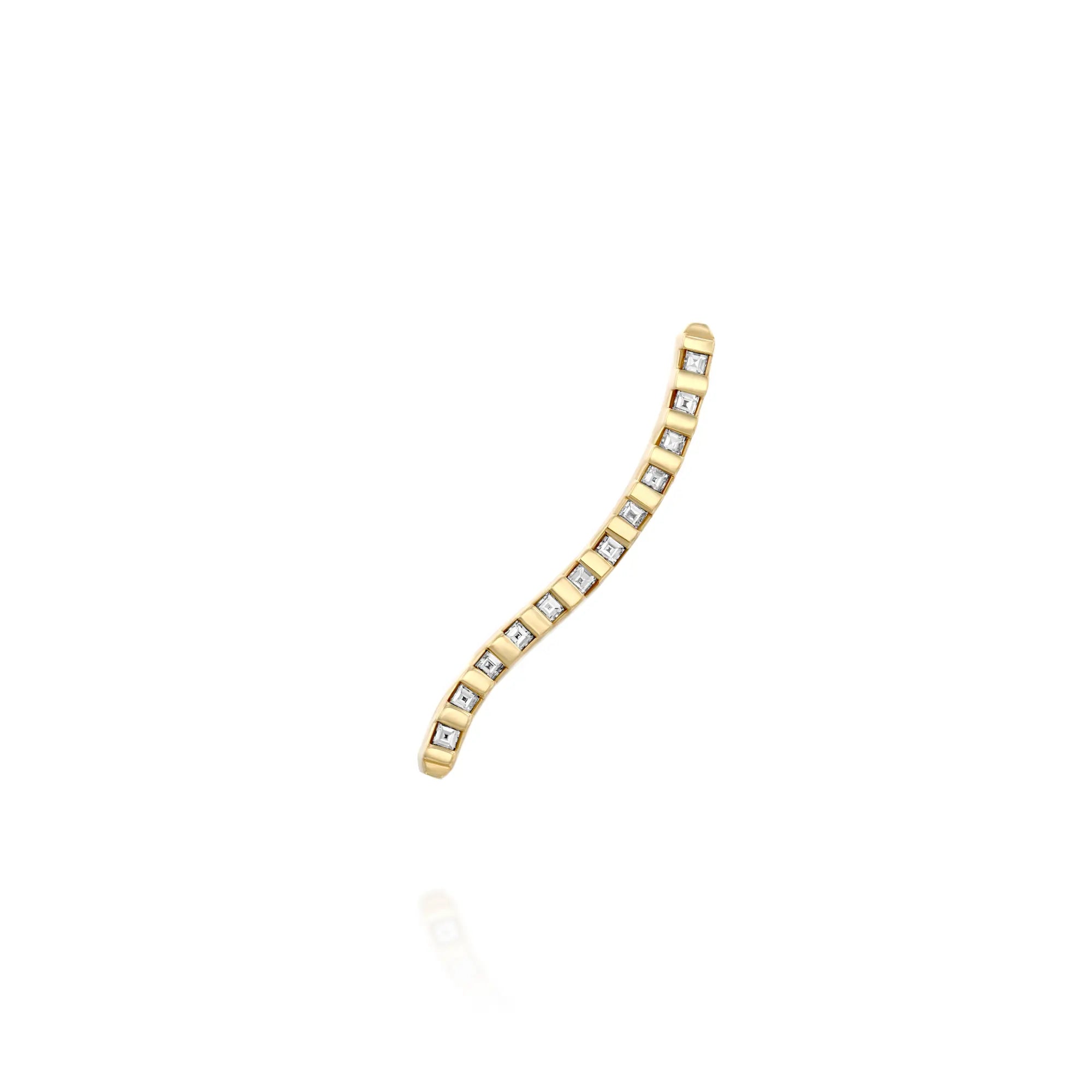 A single solid 14k gold earring featuring a curved design adorned with 1.1mm carré-cut lab-grown white diamonds, offering a sleek and elegant look